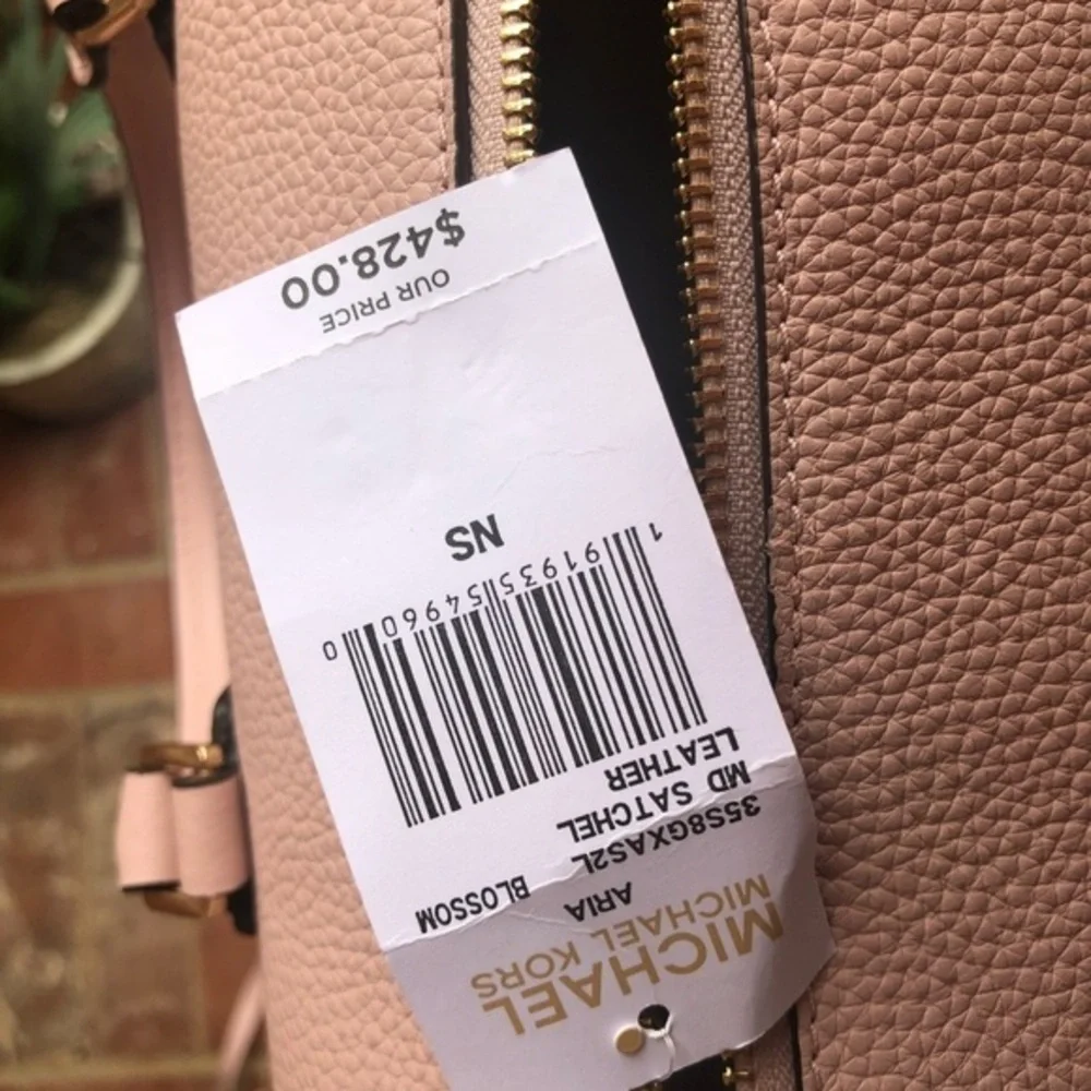 Michael kors aria studded satchel+wallet+Pom Pom